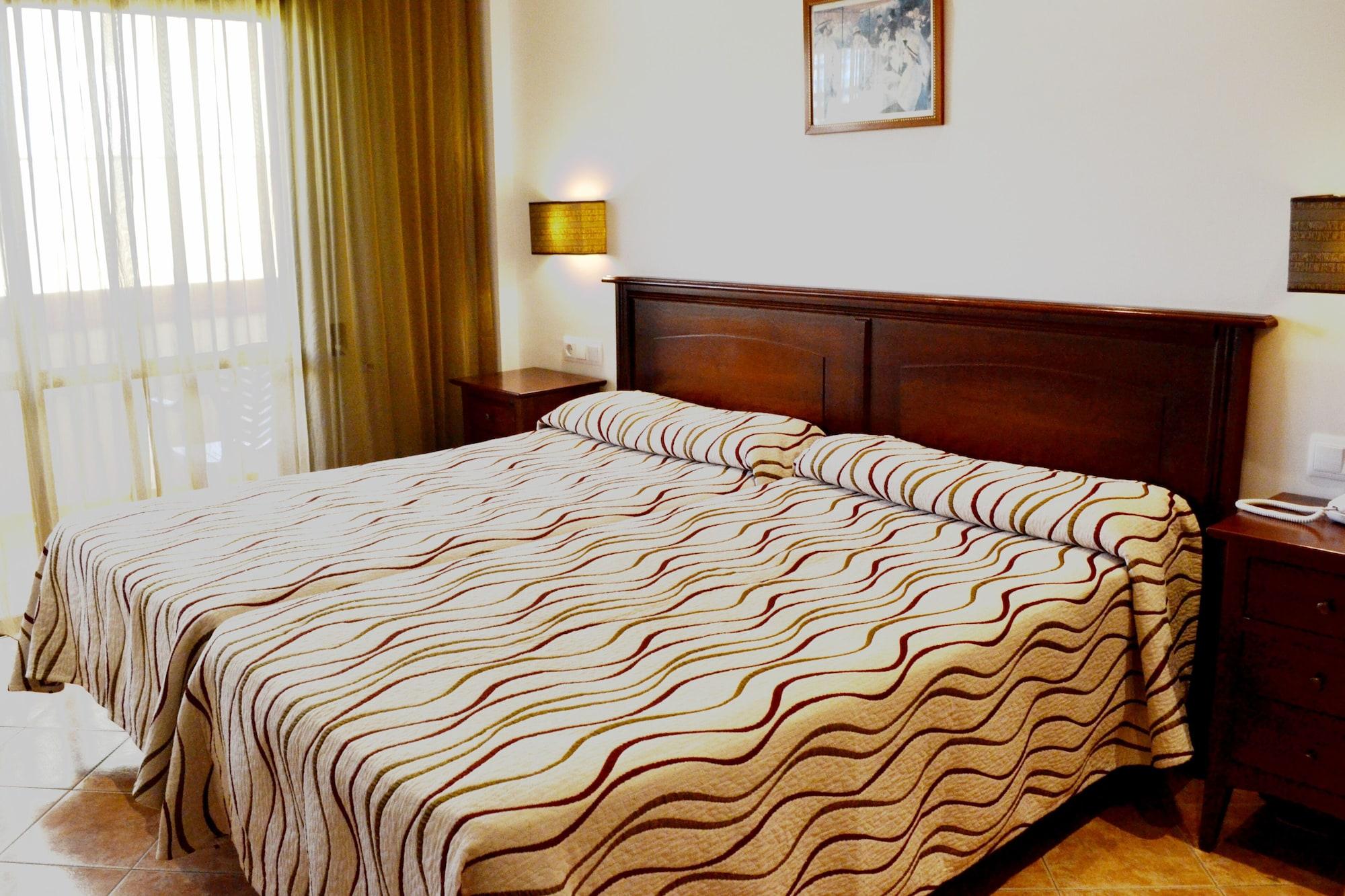 Hotel Tarik Torremolinos Bagian luar foto