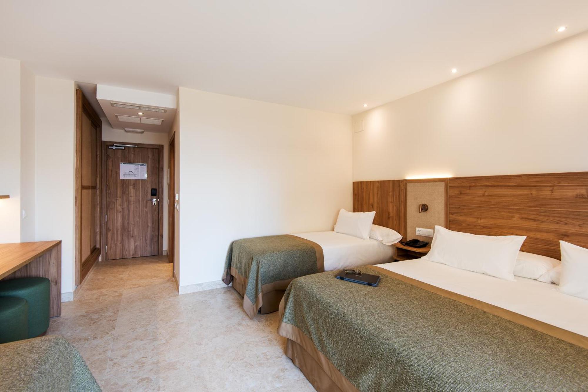 Hotel Tarik Torremolinos Bagian luar foto
