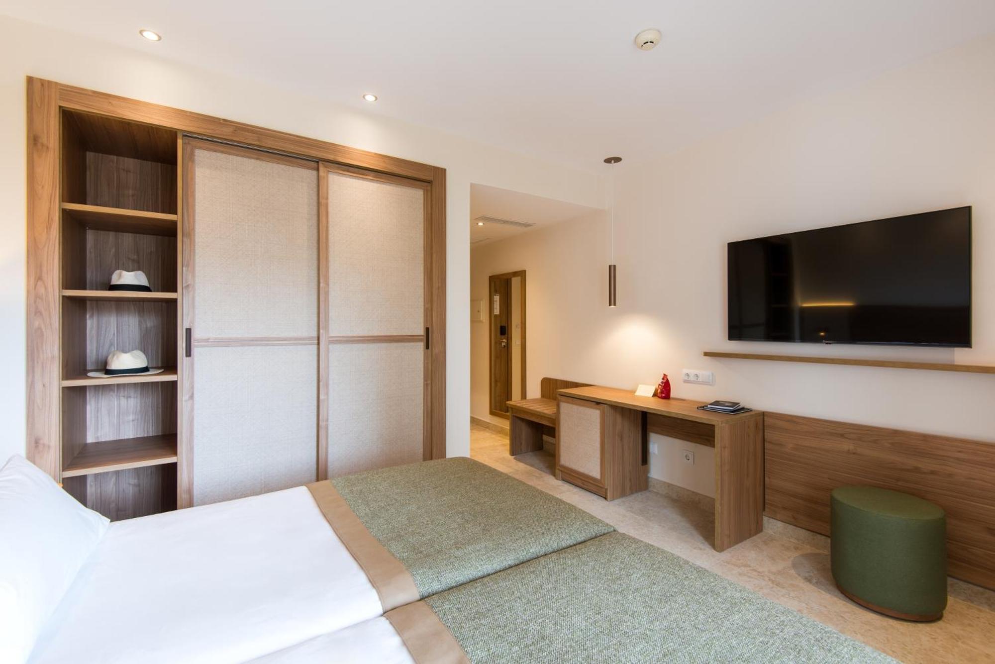 Hotel Tarik Torremolinos Bagian luar foto