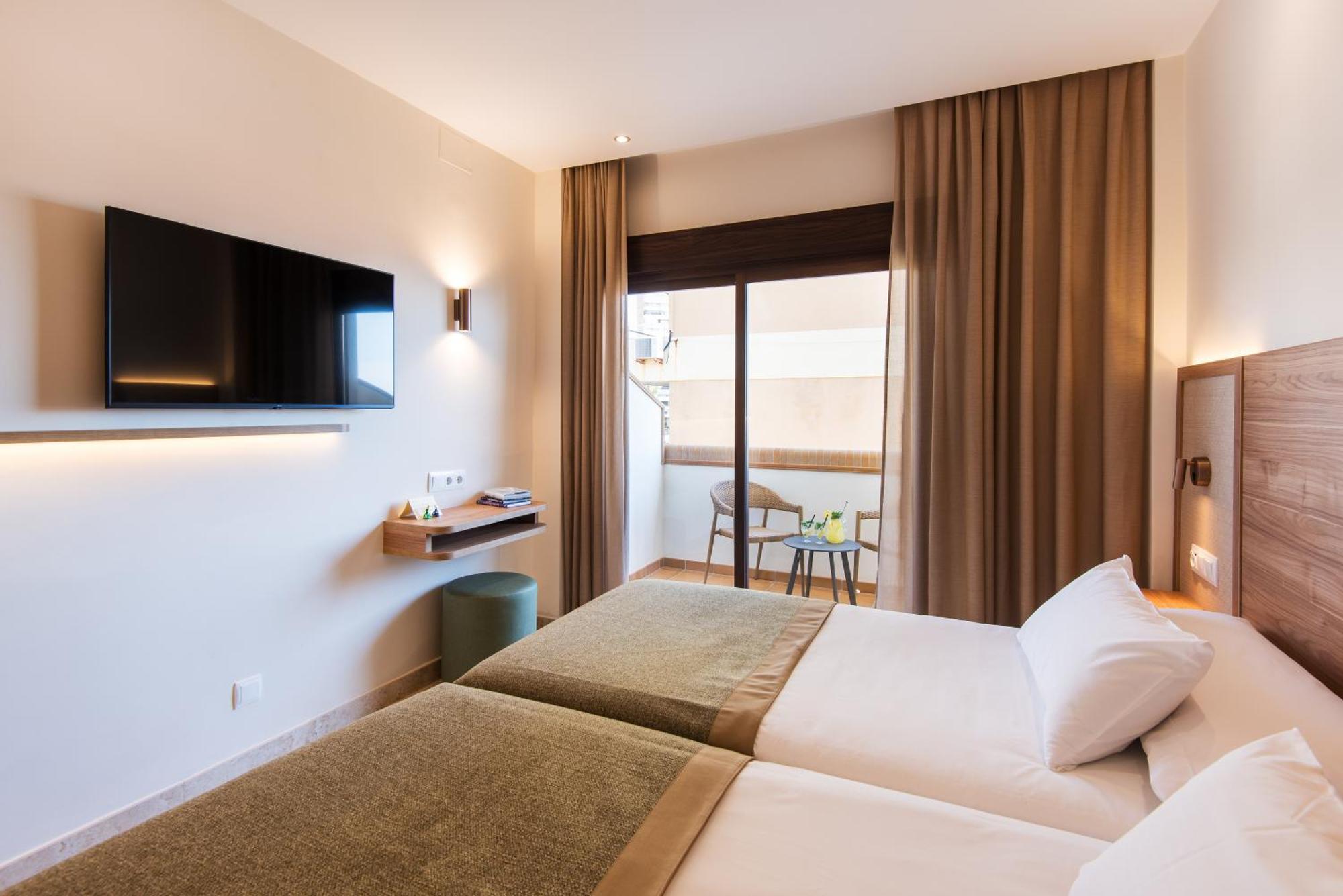 Hotel Tarik Torremolinos Bagian luar foto
