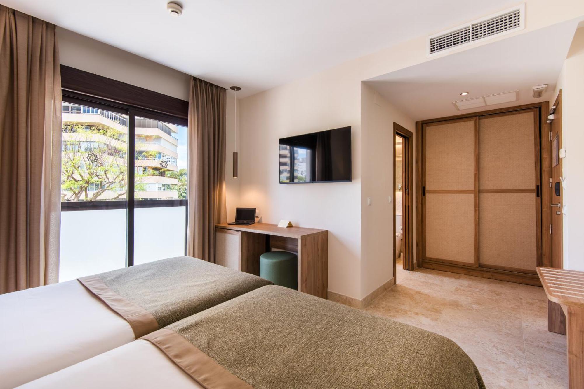 Hotel Tarik Torremolinos Bagian luar foto