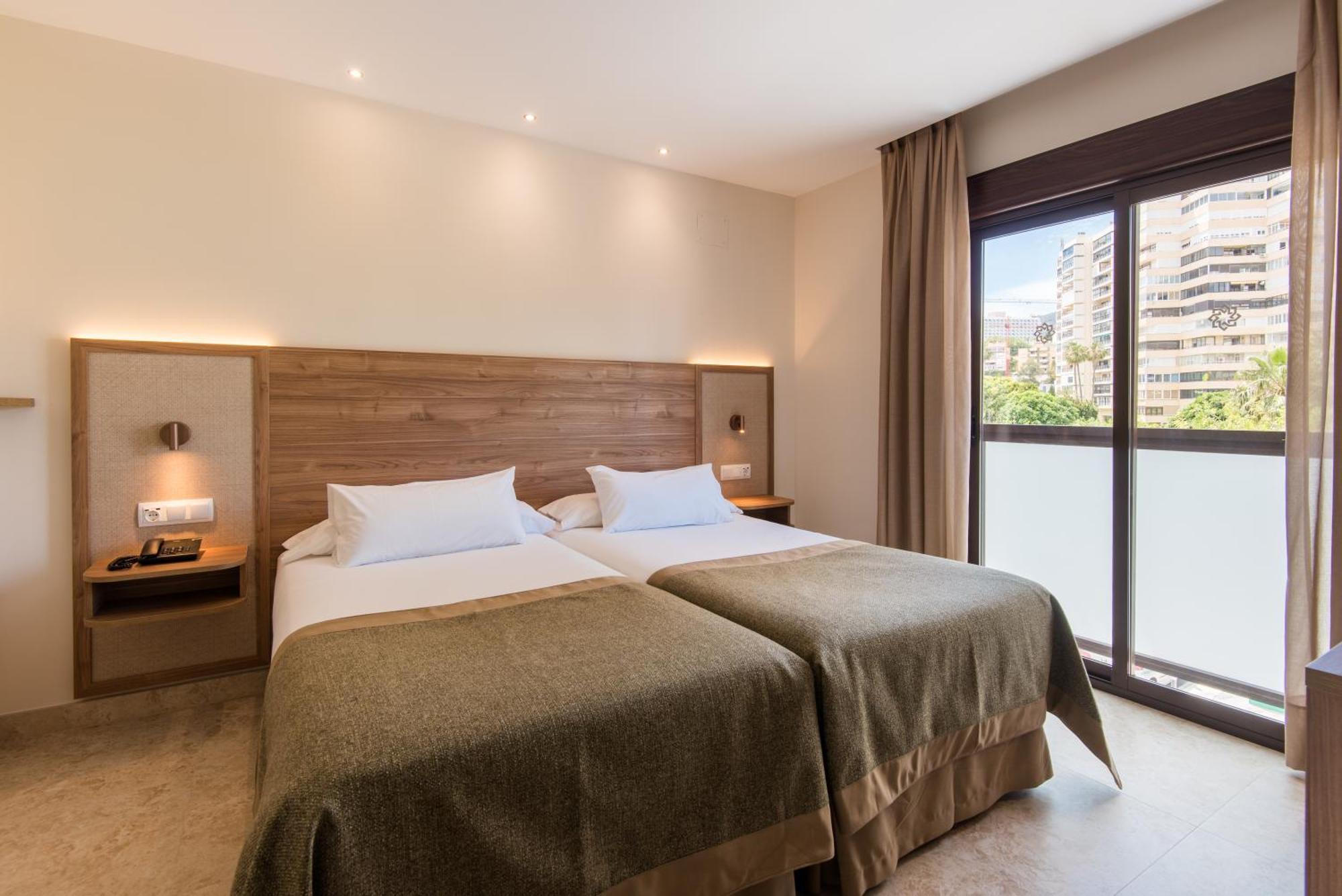 Hotel Tarik Torremolinos Bagian luar foto