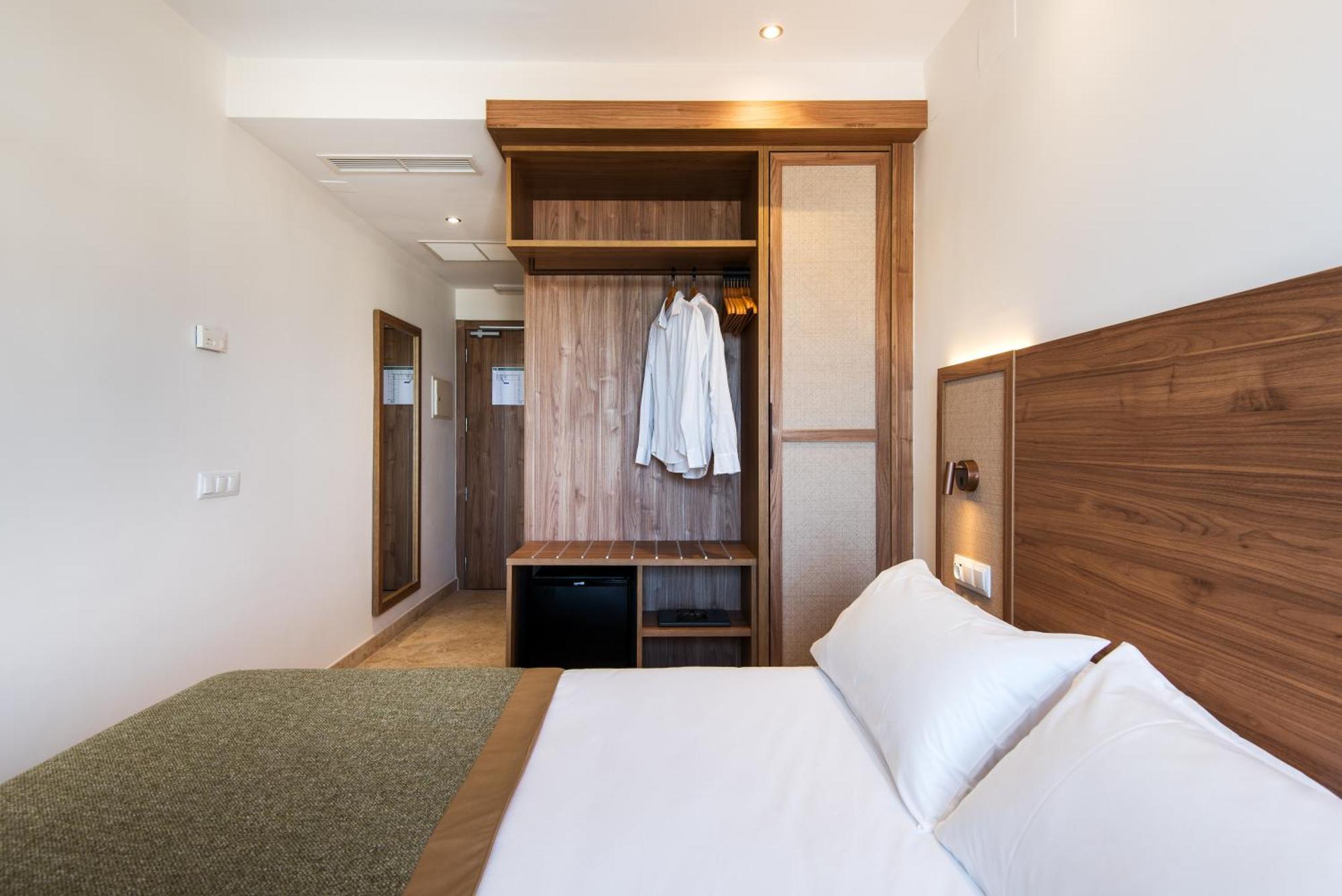 Hotel Tarik Torremolinos Bagian luar foto