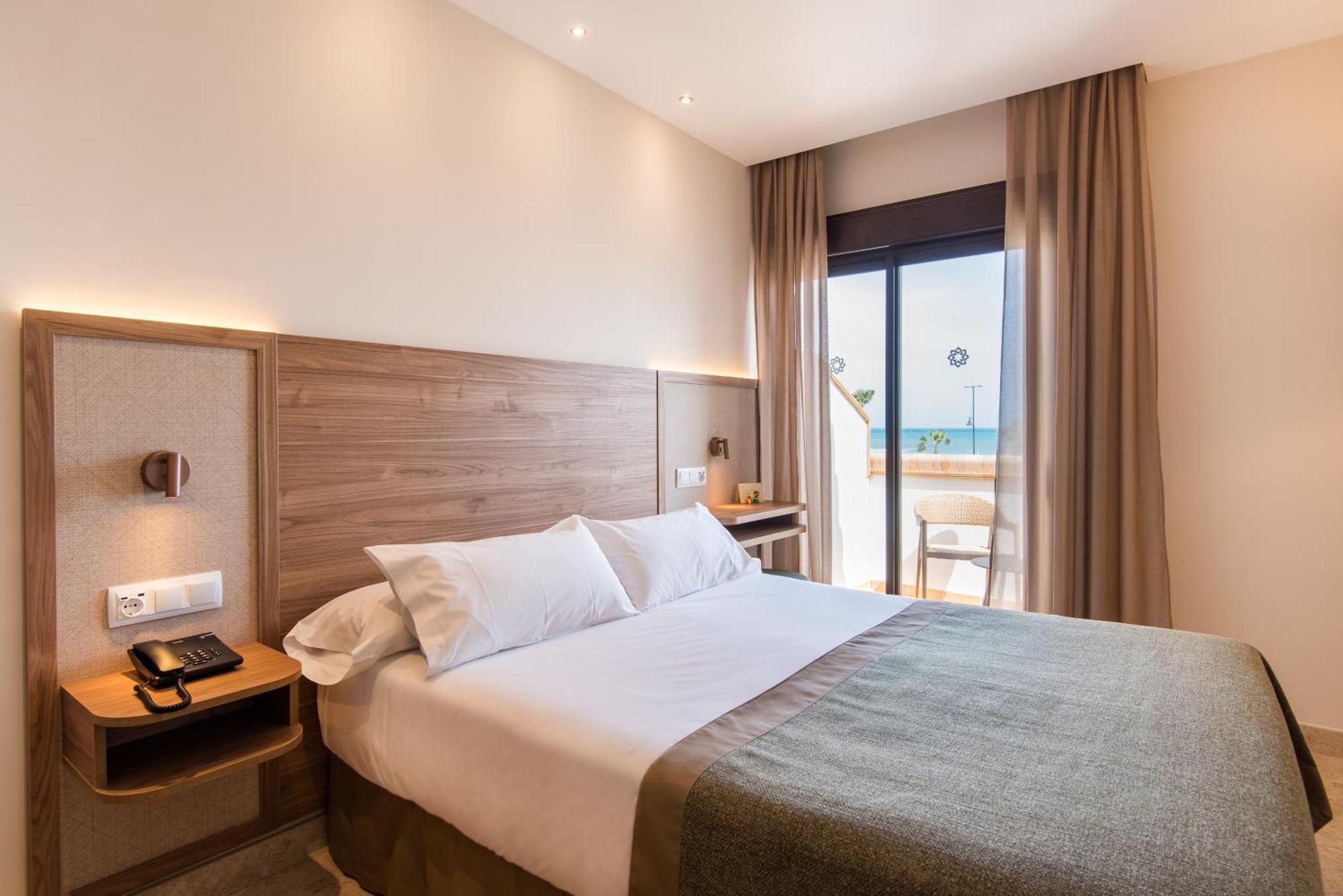 Hotel Tarik Torremolinos Bagian luar foto